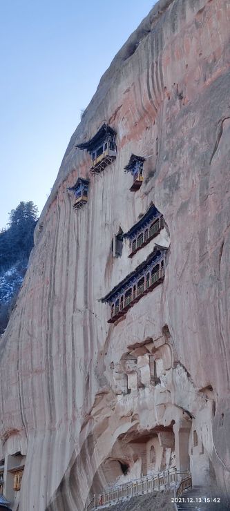 马蹄石窟群旅游区