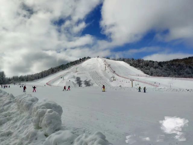 神农架中和国际滑雪场