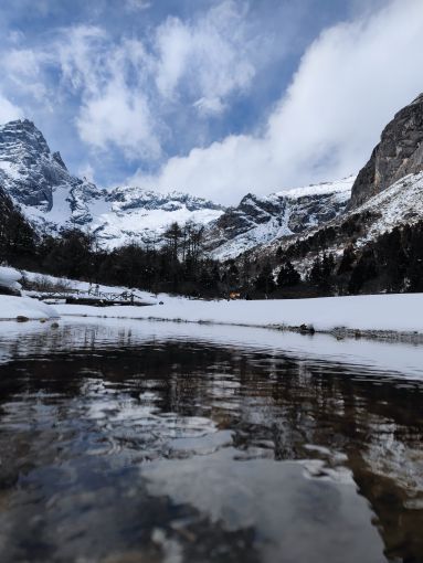 古尔沟华美达酒店温泉