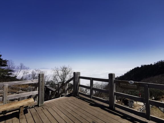 西岭雪山大飞水风景区