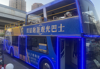 双层敞篷观光巴士第 10 张图片