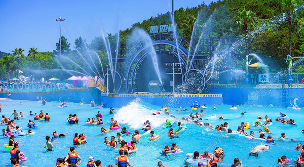 嬉戏海水上乐园