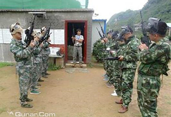 半个兵真人CS第 4 张图片