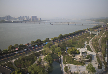 白塔公园第 2 张图片