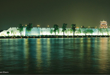 夜游护城河第 4 张图片