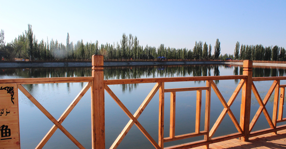 包含景点: 哈密市哈密瓜园 去哪儿价                  暂无