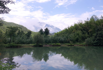 安吉余村荷花山峡谷漂流第 9 张图片