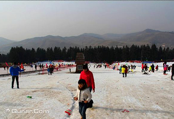 鹞子沟康乐山庄滑雪场第 15 张图片