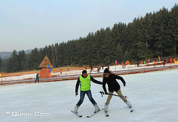 鹞子沟康乐山庄滑雪场第 12 张图片