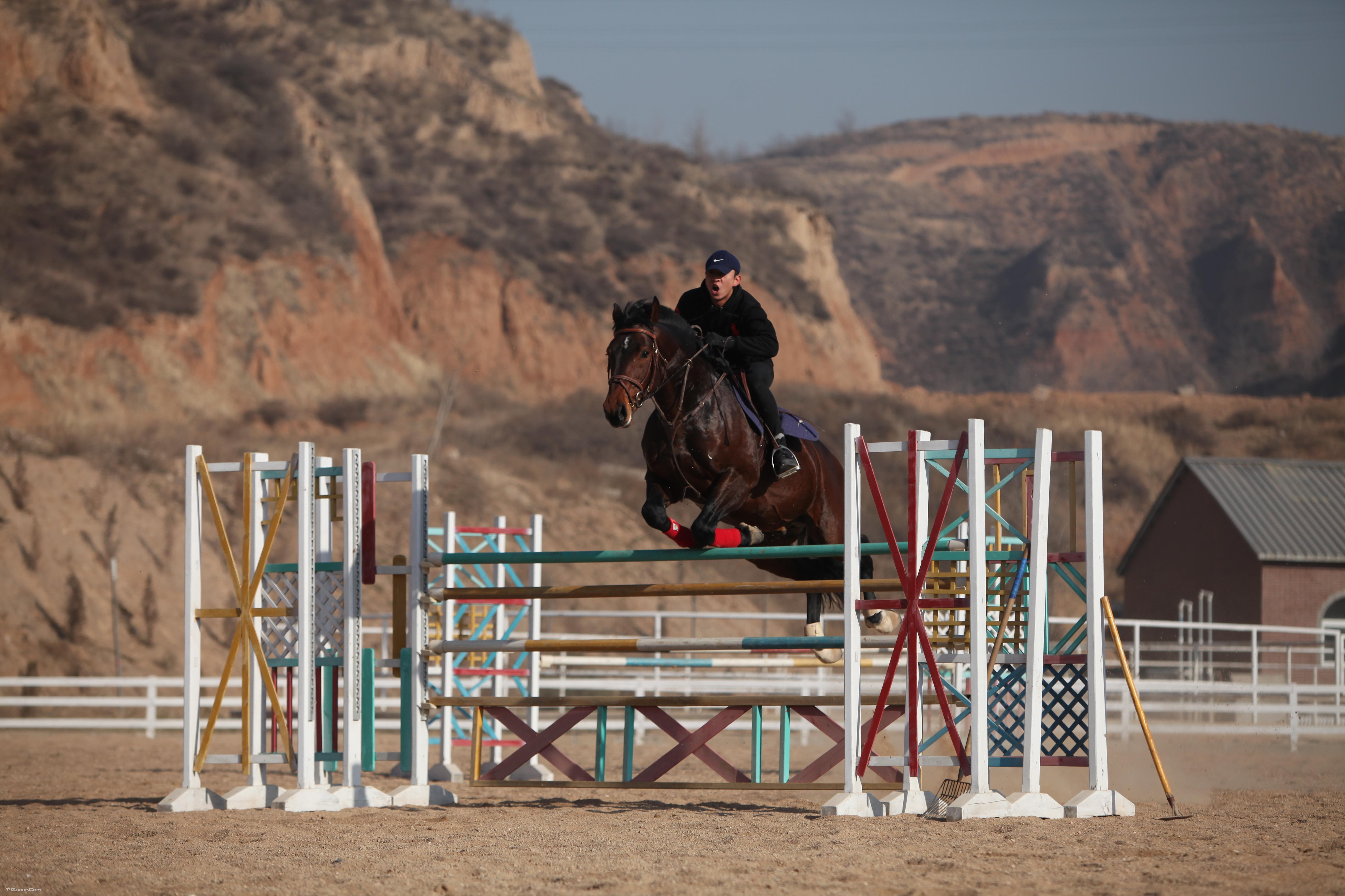 060起地  址山西省太原市丈子头东六公里曦岭雪场旁开放时间1月~12
