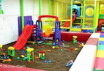 丑小鸭孕婴童用品（霞光路店）第 1 张图片