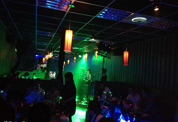 南卡威夜店PUB秀第 2 张图片