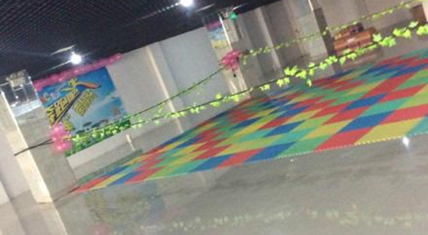 南昌奔跑吧箱弟