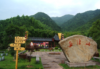 琴湖飞瀑景区第 2 张图片