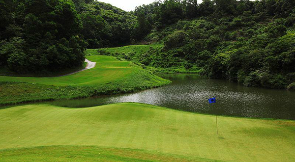 深圳九龙山绿色基地高尔夫球会