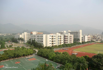 云浮市邓发纪念中学第 2 张图片
