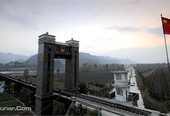 鸭绿江国境铁路大桥景区第 3 张图片