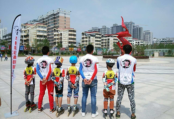 溜溜堂轮滑俱乐部第 1 张图片