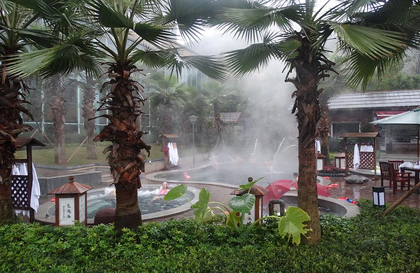 重庆油草河峡谷漂流 海宇温泉 万州西游洞 铜梁龙温泉 如来谷漂流