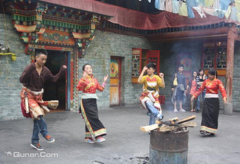 红哈达藏家乐第 3 张图片
