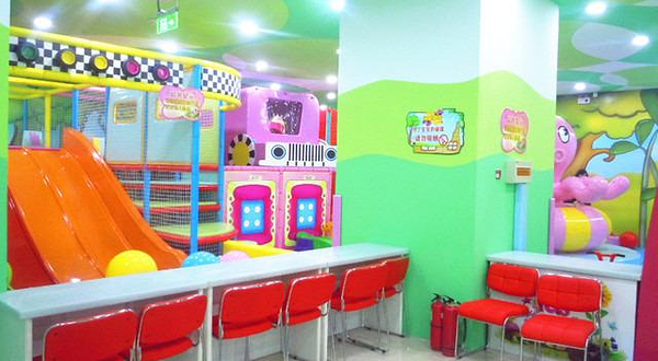 童话雨婴幼儿游泳馆