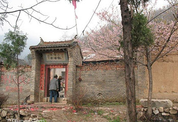 青华山卧佛寺景区第 2 张图片
