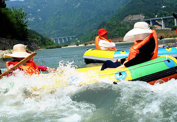 白马潭旅游景区第 7 张图片