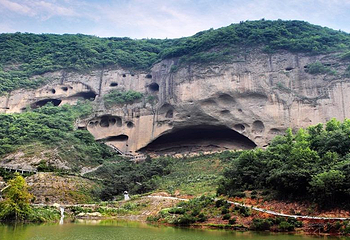大别山石窟第 18 张图片