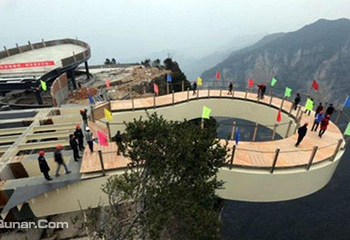 重庆云阳悬挑玻璃景观廊桥第 4 张图片