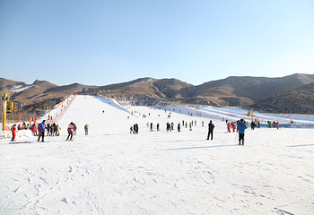 昆仑国际滑雪场第 6 张图片