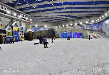 西部长青室内滑雪馆第 1 张图片