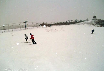 燕东滑雪场第 1 张图片