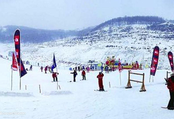 东储温泉滑雪场第 4 张图片