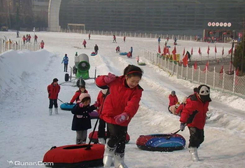 富华滑雪场第 2 张图片