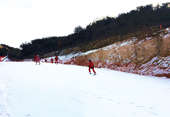 蓬莱艾山滑雪场第 5 张图片