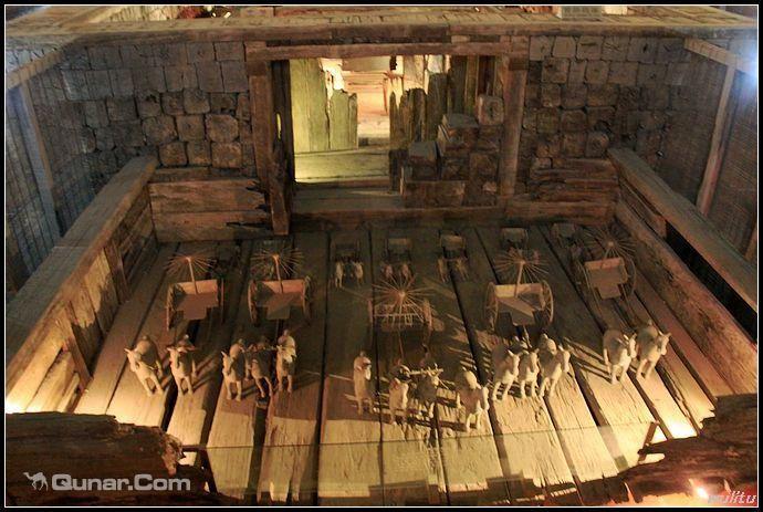 扬州汉陵苑,又名汉广陵王墓博物馆,是1992年5月建成并对外开放的一处