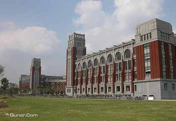华东政法大学（松江校区）第 3 张图片
