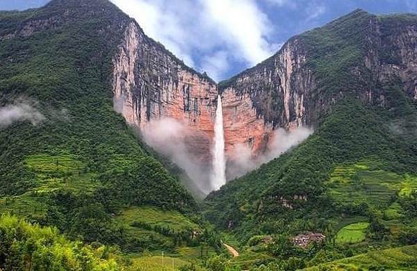 荆州出发|恩施土司城 女儿城 大峡谷 清江蝴蝶崖双动3游【成人 09:00