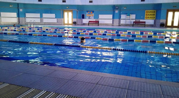 斯威敏阳光恒温游泳馆
