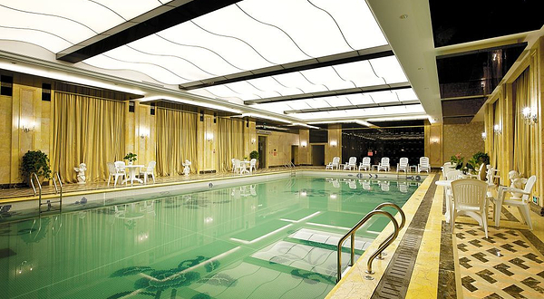 碧桂园康乐中心游泳馆