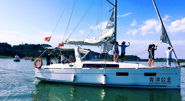 重庆青典游艇俱乐部