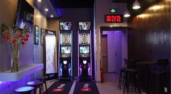 集合石大型真人游戏馆（南京东路步行街店）