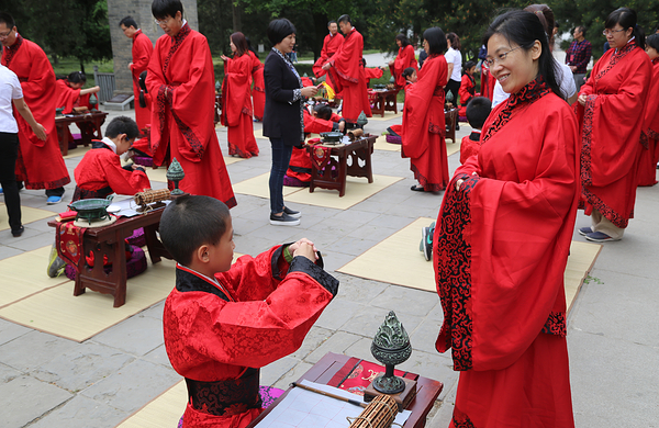 盛世霓裳成人礼仪体验项目