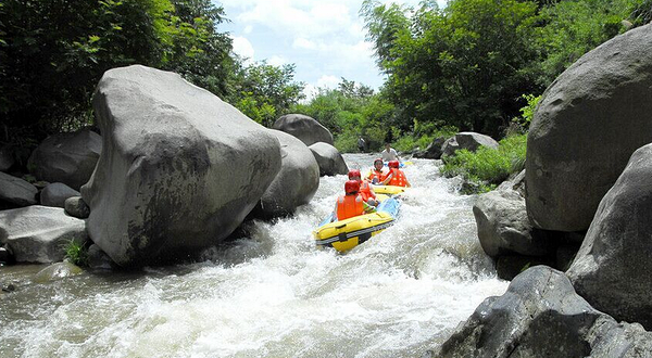 哈河源漂流景区