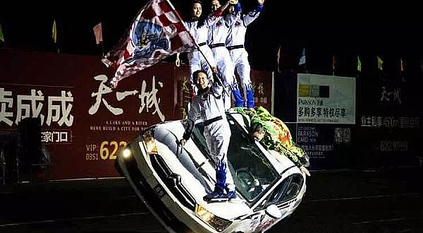 《速度与激情》飞车特技表演