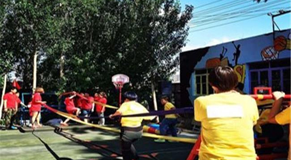 轩战跑男游戏拓展基地