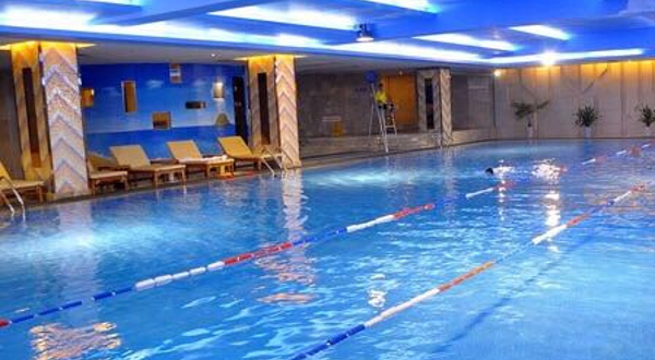 橡树林恒温游泳馆