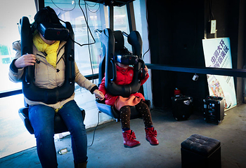 龙湖长楹天街VR虫洞体验中心第 1 张图片