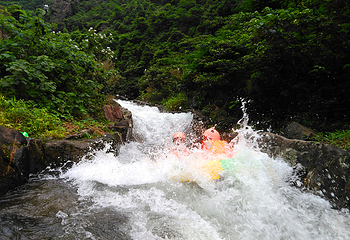 柳河湾高山滑水漂流第 4 张图片