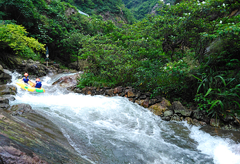 柳河湾高山滑水漂流第 3 张图片